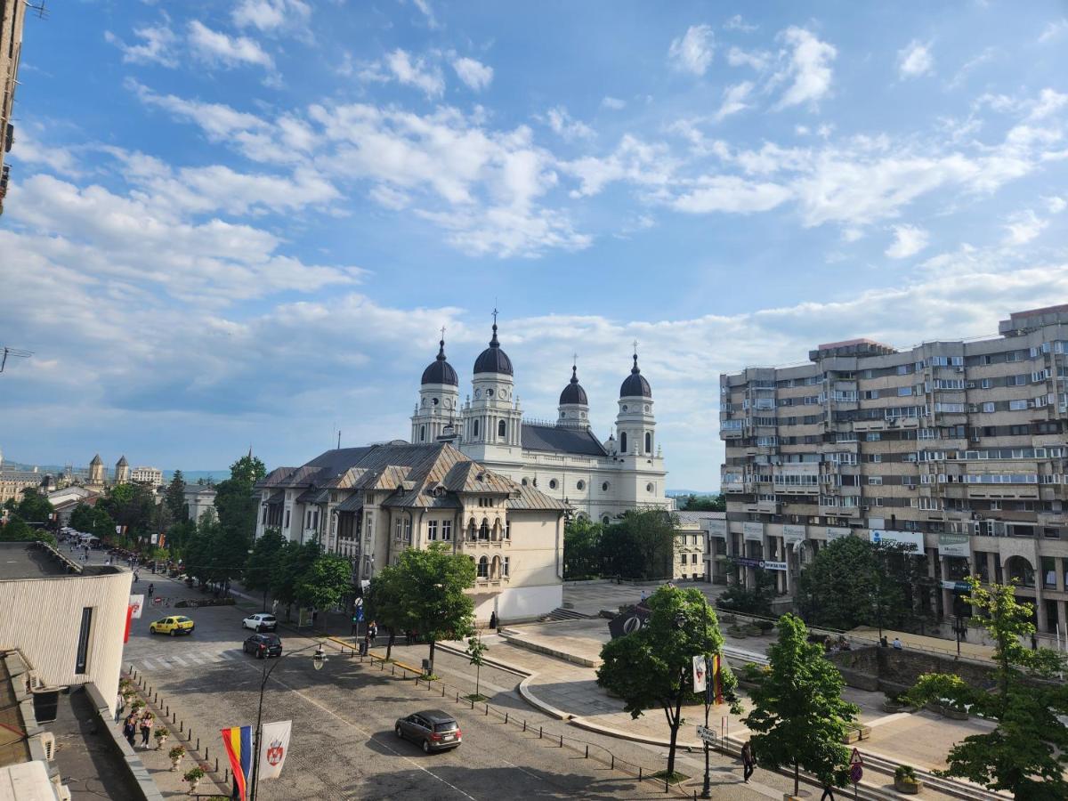 Stefan Cel Mare Boulevard Pedestrian Street Palas Iasi Extérieur photo